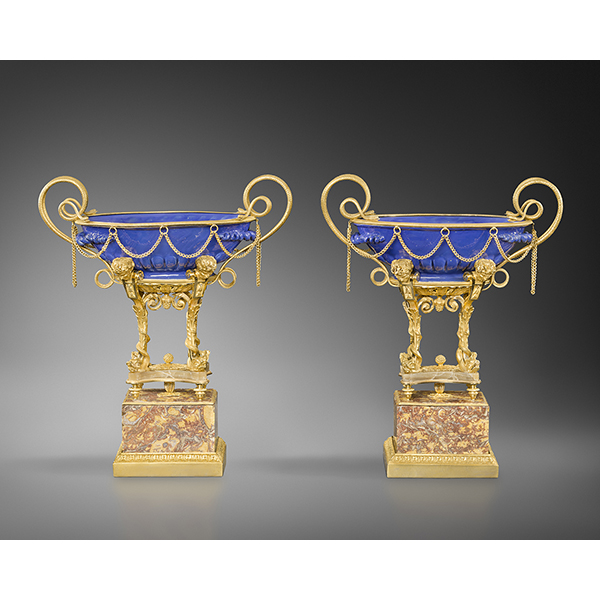 Paire de coupes en « Terre de Perse » ou Nevers